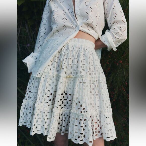 Zara white openwork embroidered ruffle mini skirt - Picture 1 of 9